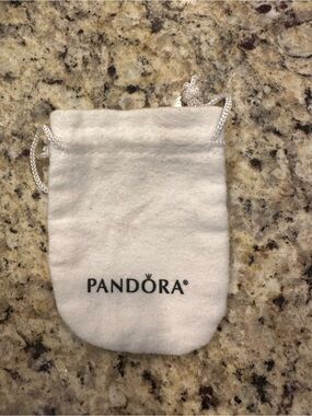 Pandora White Velvet Drawstring Pouch with Logo (1)
